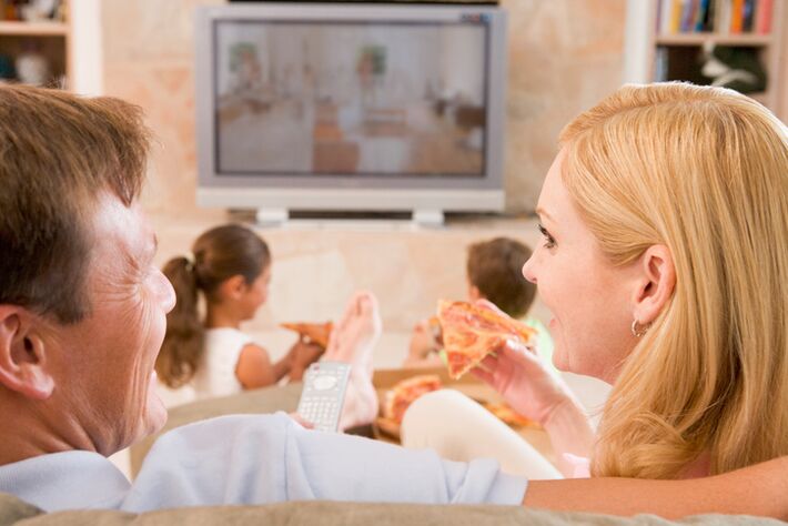 За ефективно отслабване трябва да се откажете от храненето пред телевизионния екран