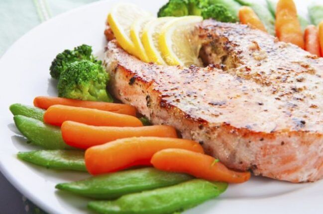 рибна пържола със зеленчуци за протеинова диета